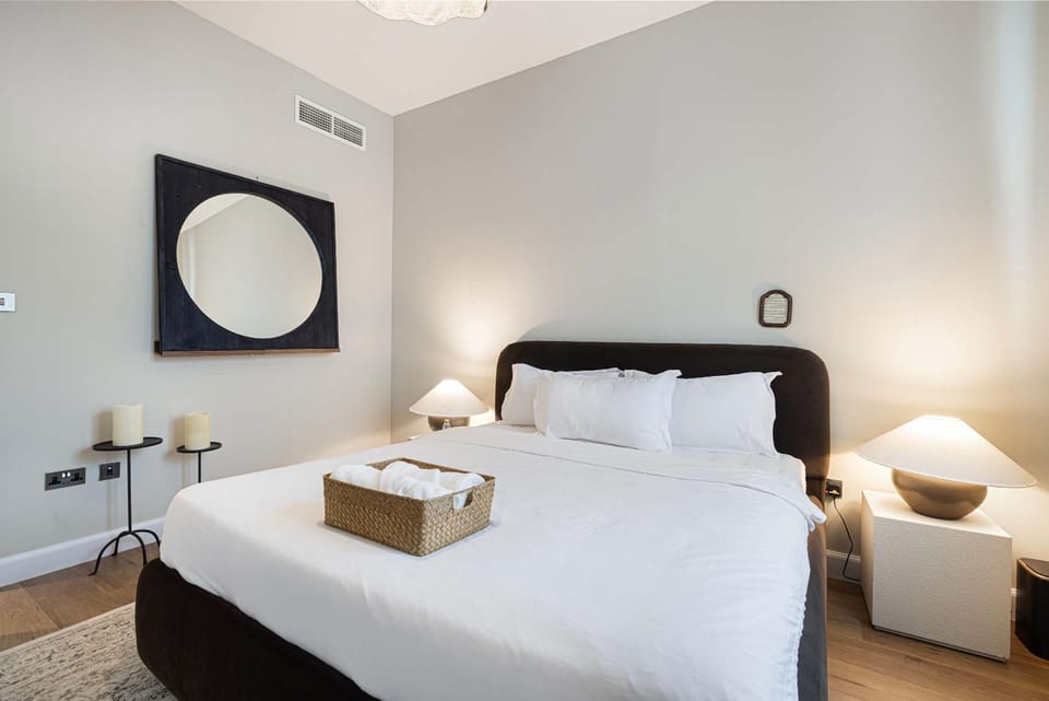 Vintage 4BR Villa at Yas Island near F1 Track House in Abu Dhabi