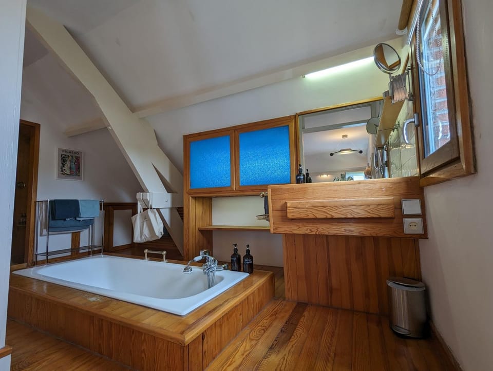Bathroom, Bath