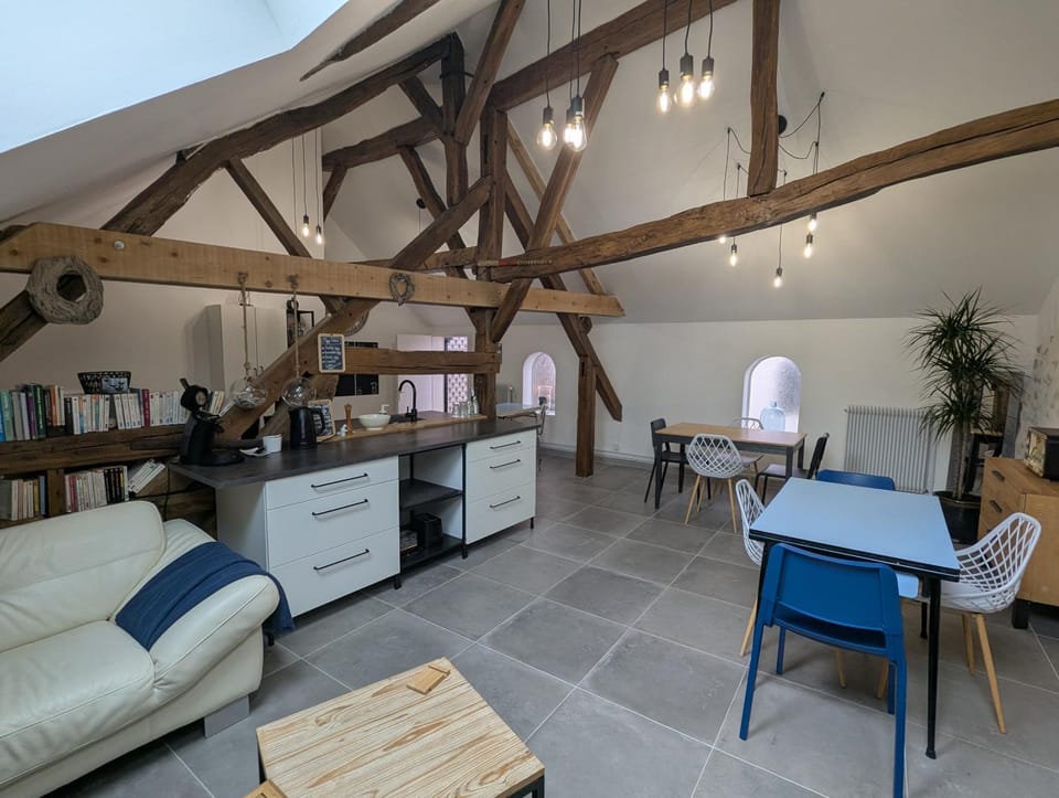 Kitchen or kitchenette, Living room