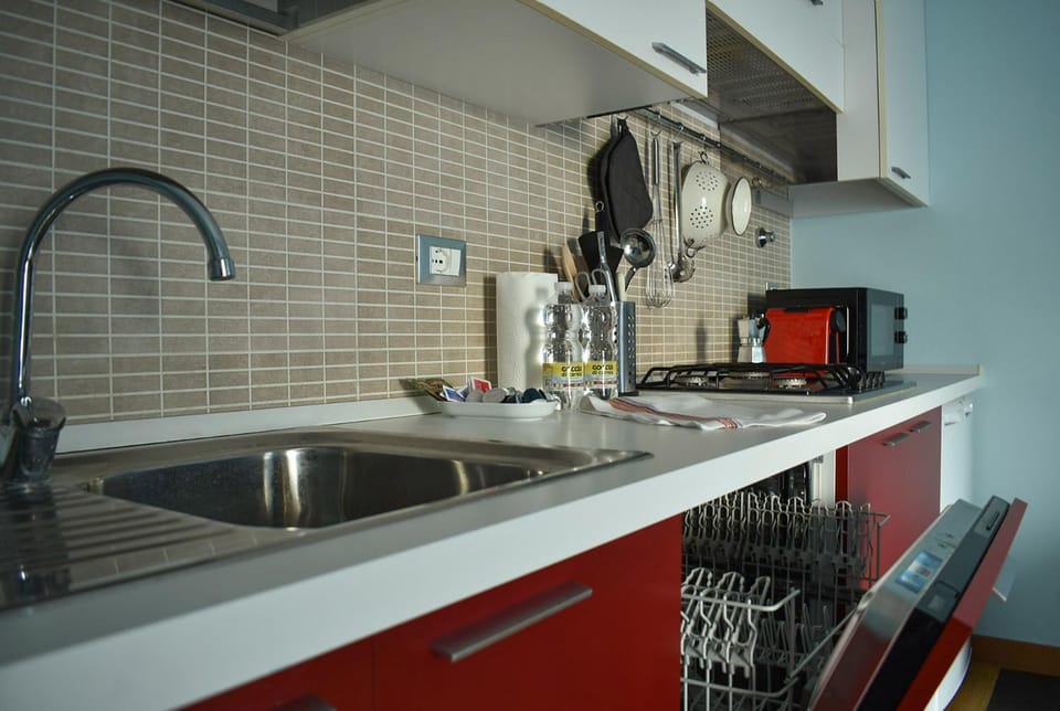 Coffee/tea facilities, Kitchen or kitchenette, dishwasher, microwave, stove