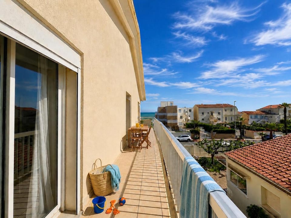 Day, Neighbourhood, Natural landscape, View (from property/room), Balcony/Terrace, Sea view, Street view