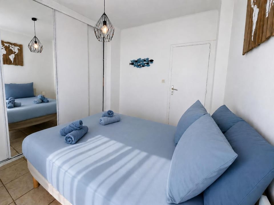 Balcony/Terrace, Bedroom, cot, heating, internet, storage, towels