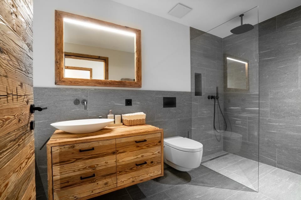 Shower, Toilet, Bathroom, towels
