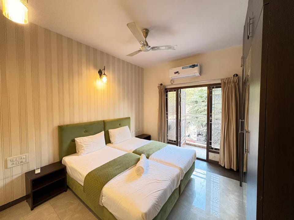 LUXURY 2BHK SERVICE APARTMENTS at Benson Town Apartment in Bengaluru