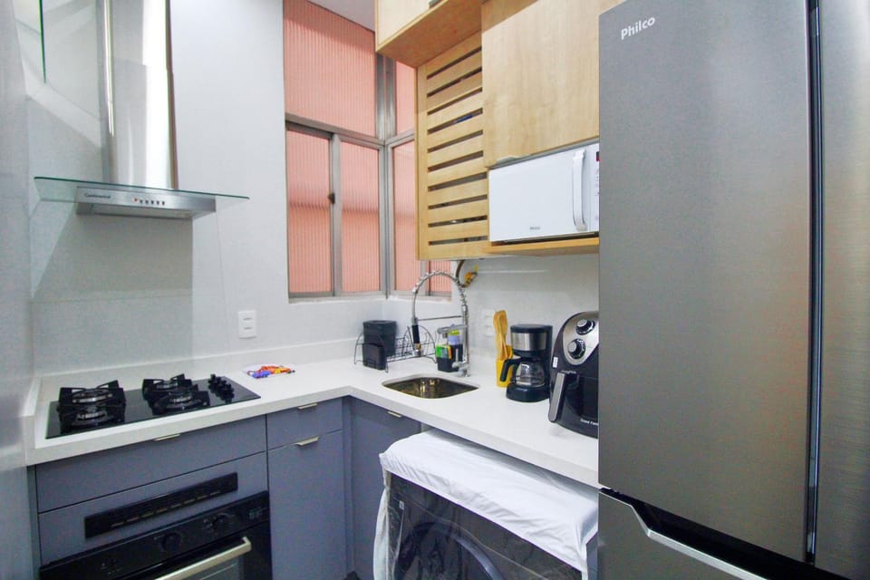 Coffee/tea facilities, Kitchen or kitchenette, minibar, oven, stove, toaster