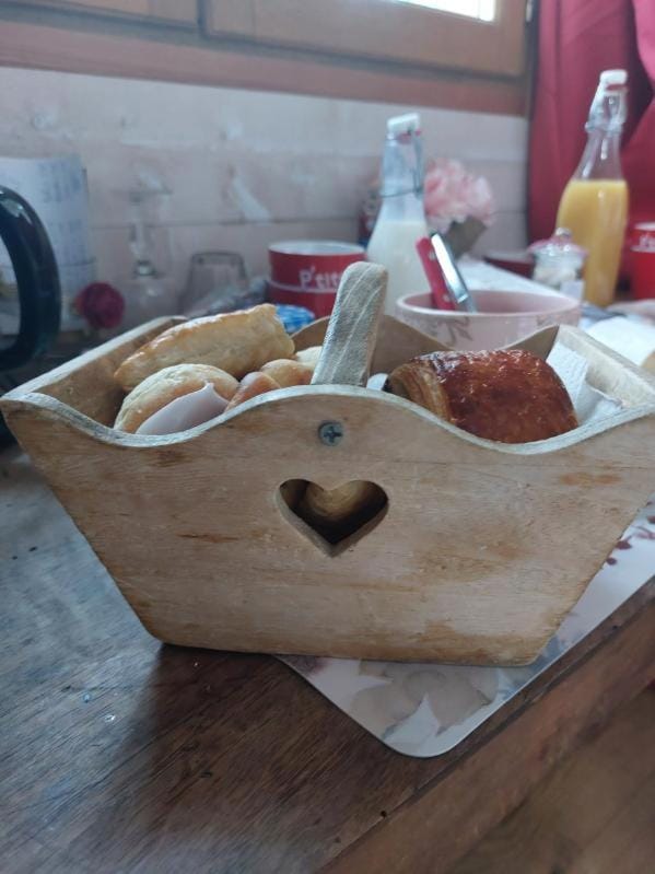 Cabane & Dîner Gourmet Inclus Bed and Breakfast in Barjols