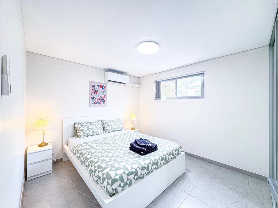 1BR Granny Flat - Free Parking - Near Airport & Train House in Sydney