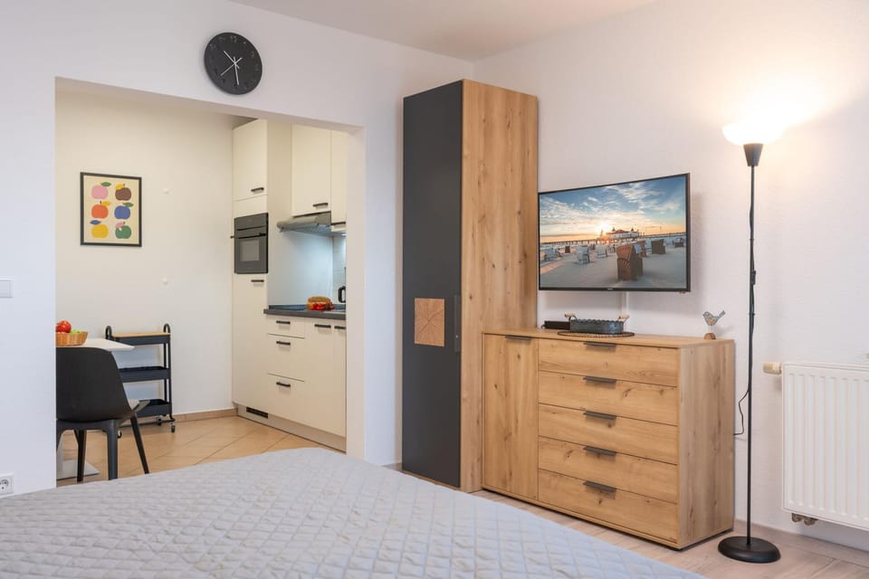 Kitchen or kitchenette, Photo of the whole room, Bedroom