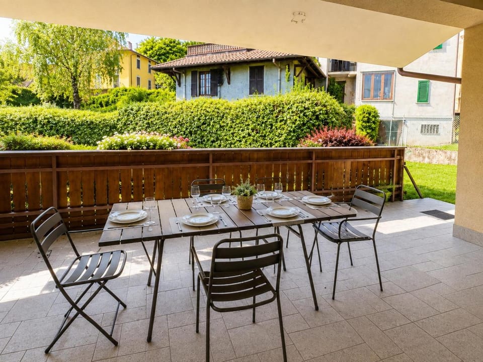 Patio, Dining area