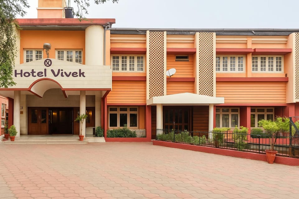Property building, Facade/entrance, Property logo or sign