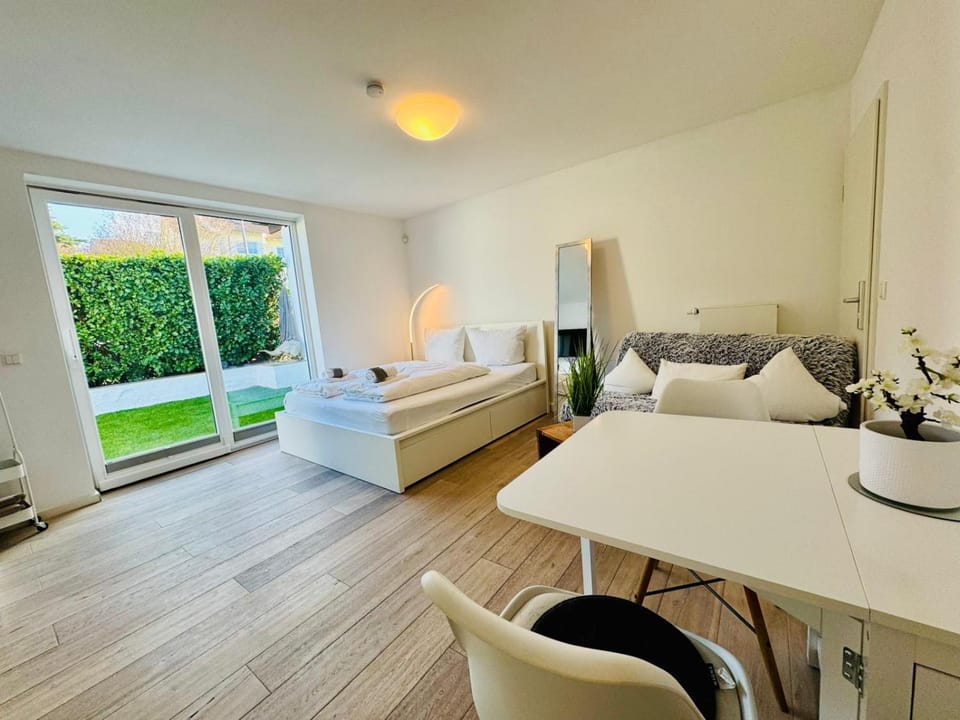 Photo of the whole room, Seating area, Dining area, Bedroom