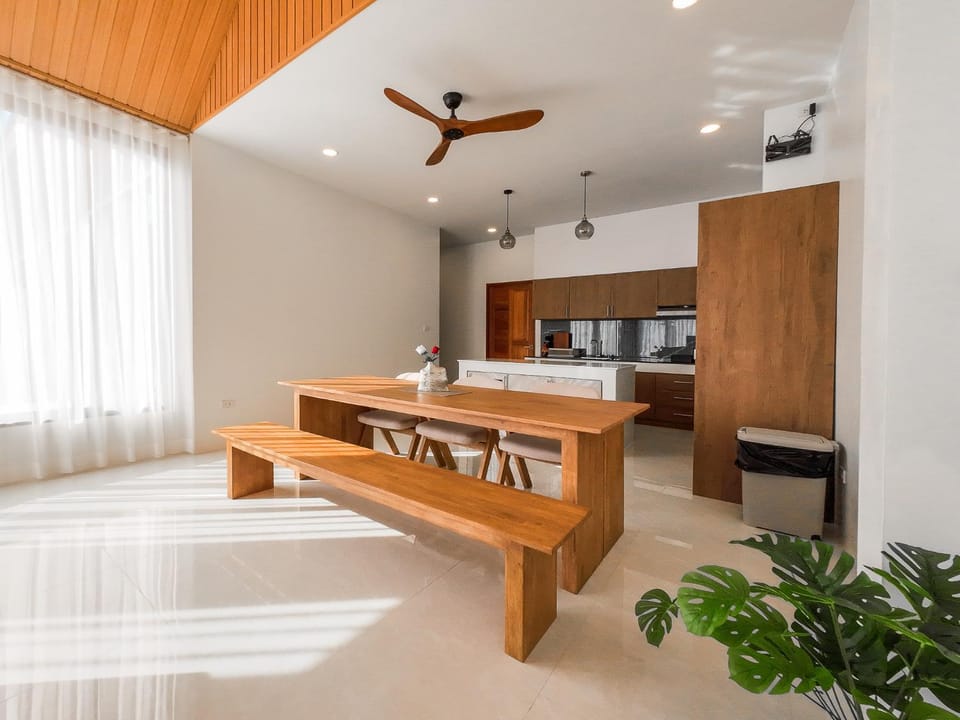 Kitchen or kitchenette, Communal kitchen, Breakfast, Family, kitchen