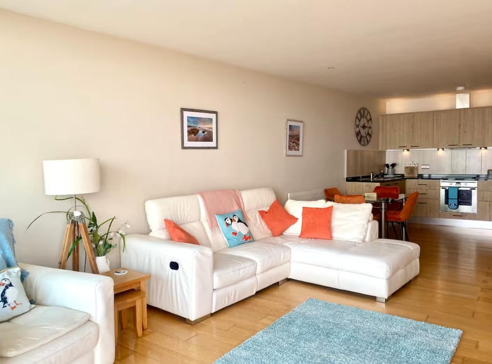 Kitchen or kitchenette, Living room, Photo of the whole room, Seating area, Dining area