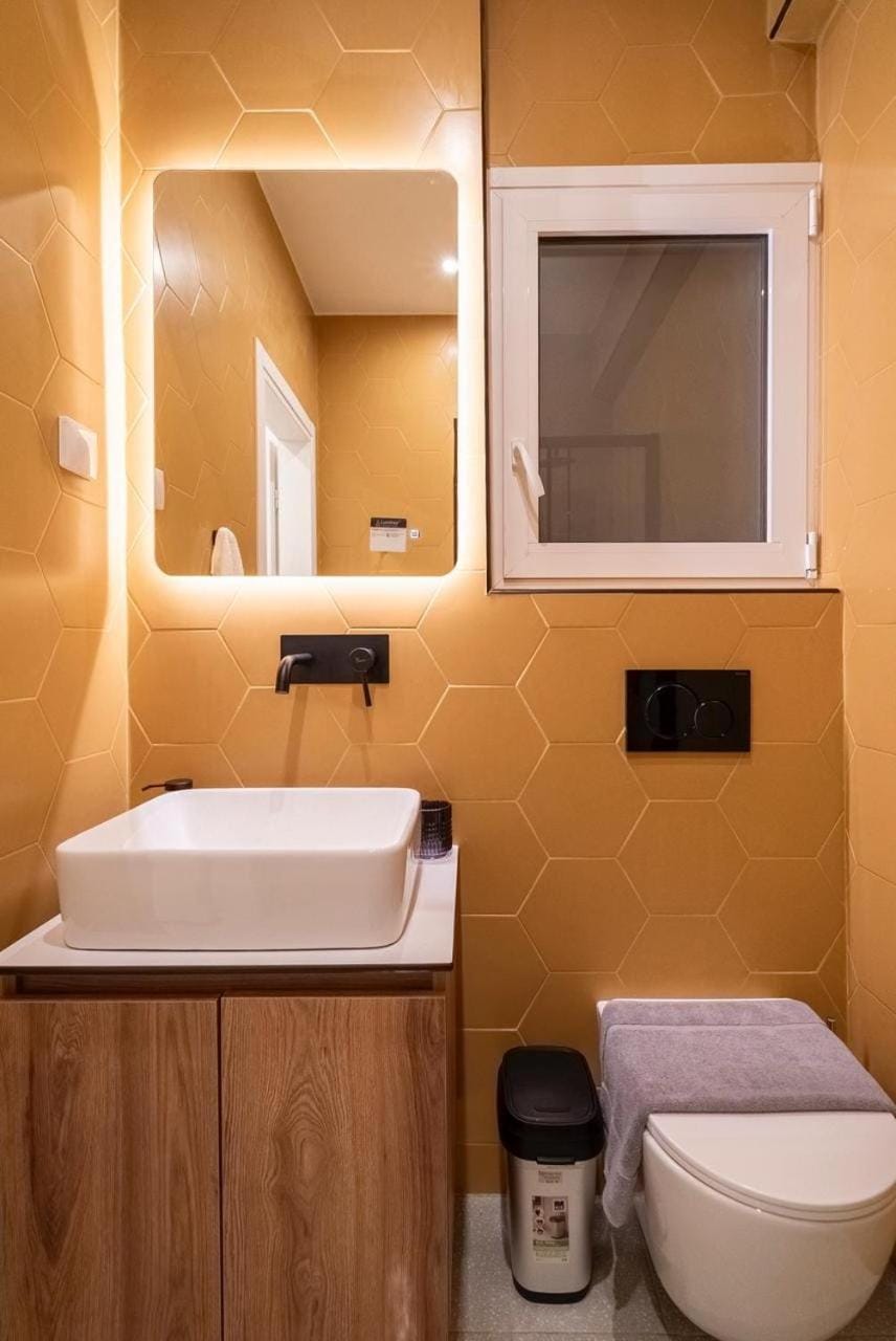 The Honeycomb Suite Apartment in Kallithea