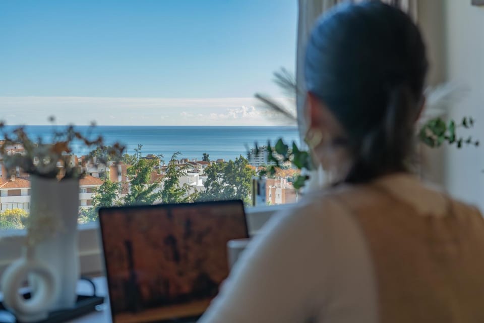 City view, Sea view