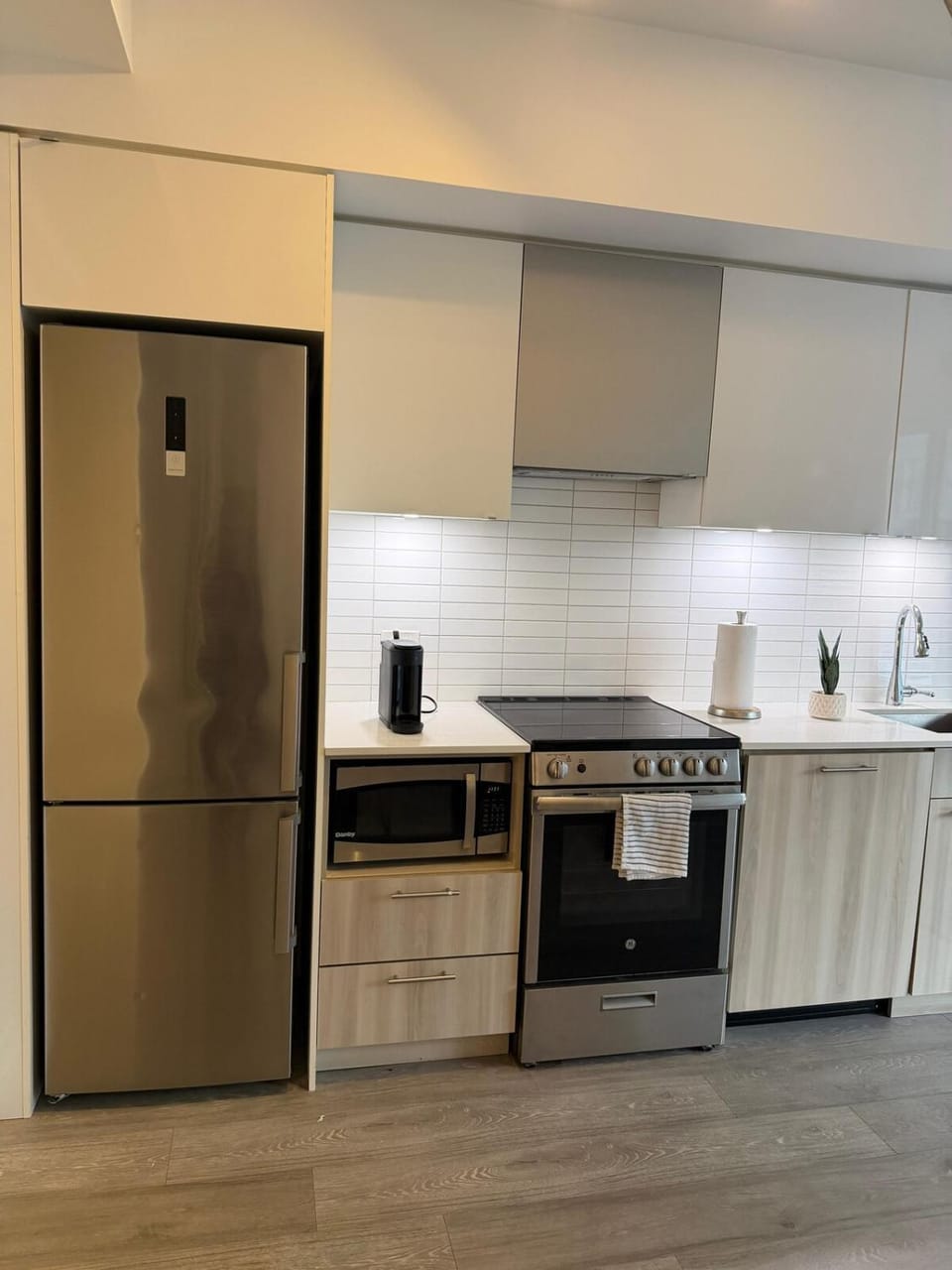 Coffee/tea facilities, Kitchen or kitchenette, dishwasher, oven, stove, toaster