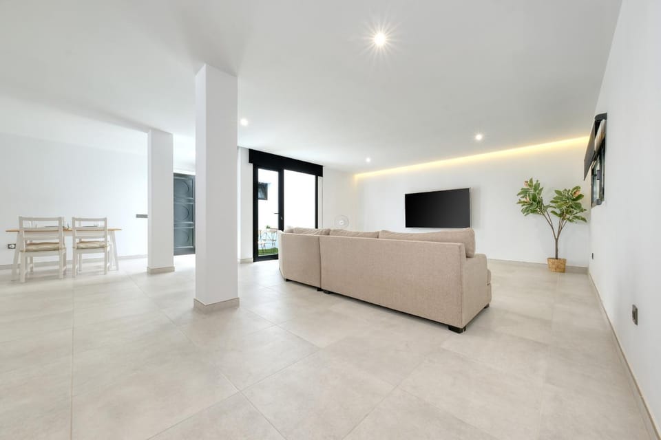 Communal lounge/ TV room, Living room