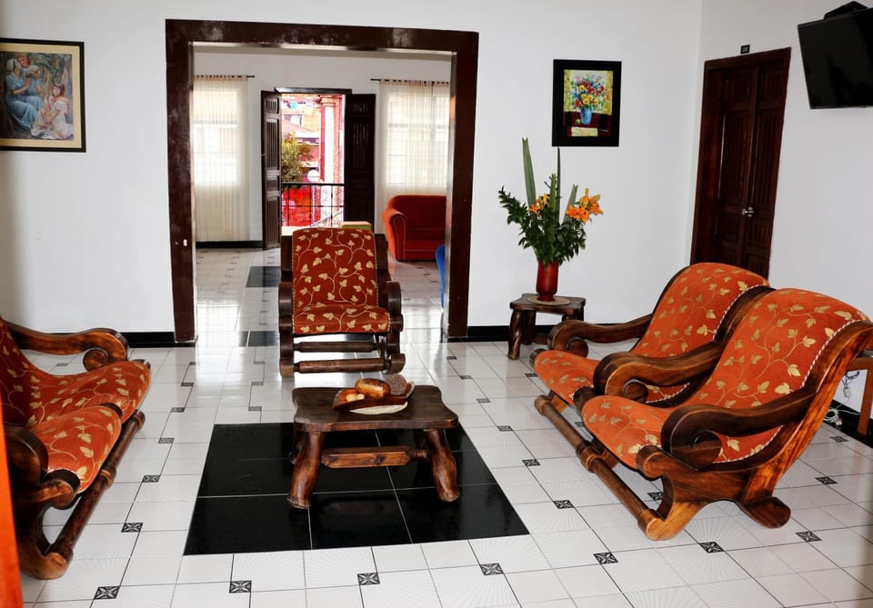 Communal lounge/ TV room