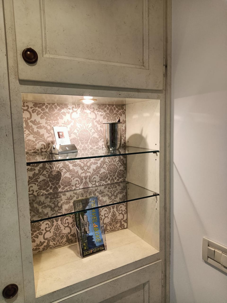 Facade/entrance, Decorative detail, wardrobe