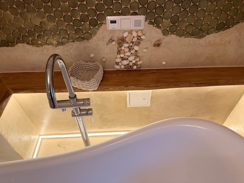 Bathroom, Bath