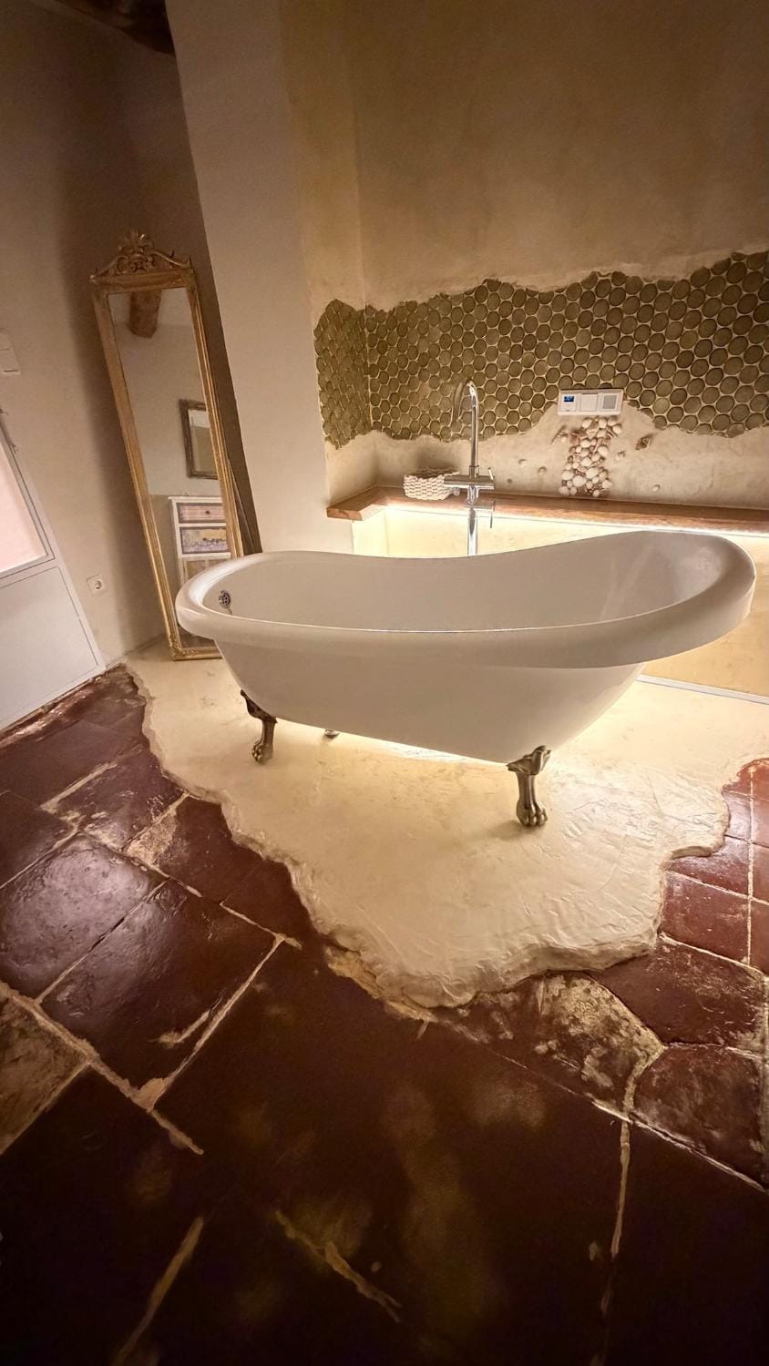 Bathroom, Bath