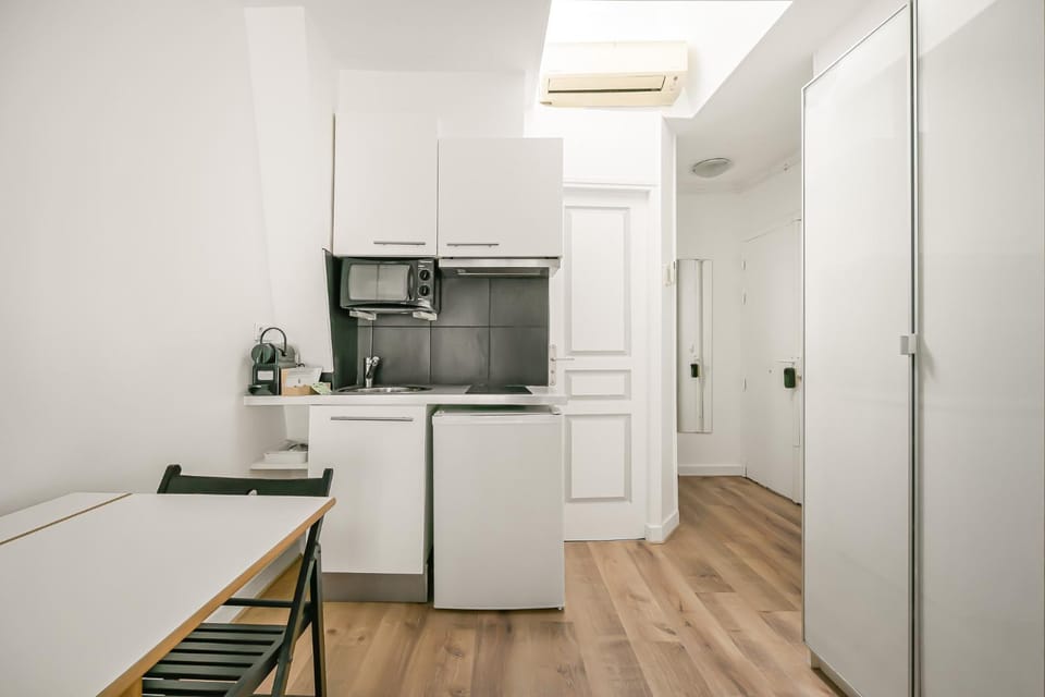Le Cloud - Paris Centre - Métro 5 - Wifi - 2 prs Apartment in Paris