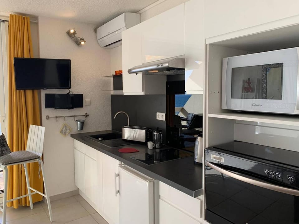 544 Studio 2 pers Héliopolis C magnifique vue mer Apartment in Agde