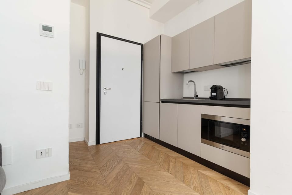 Coffee/tea facilities, Kitchen or kitchenette, minibar, oven, stove