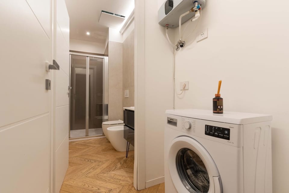 Bathroom, washing machine