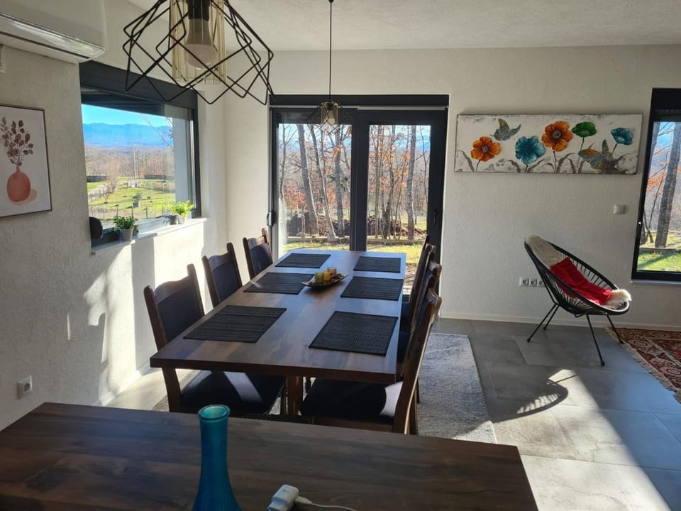 Living room, Dining area