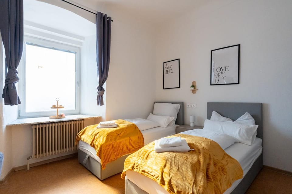 Bed, Photo of the whole room, Bedroom, internet, towels