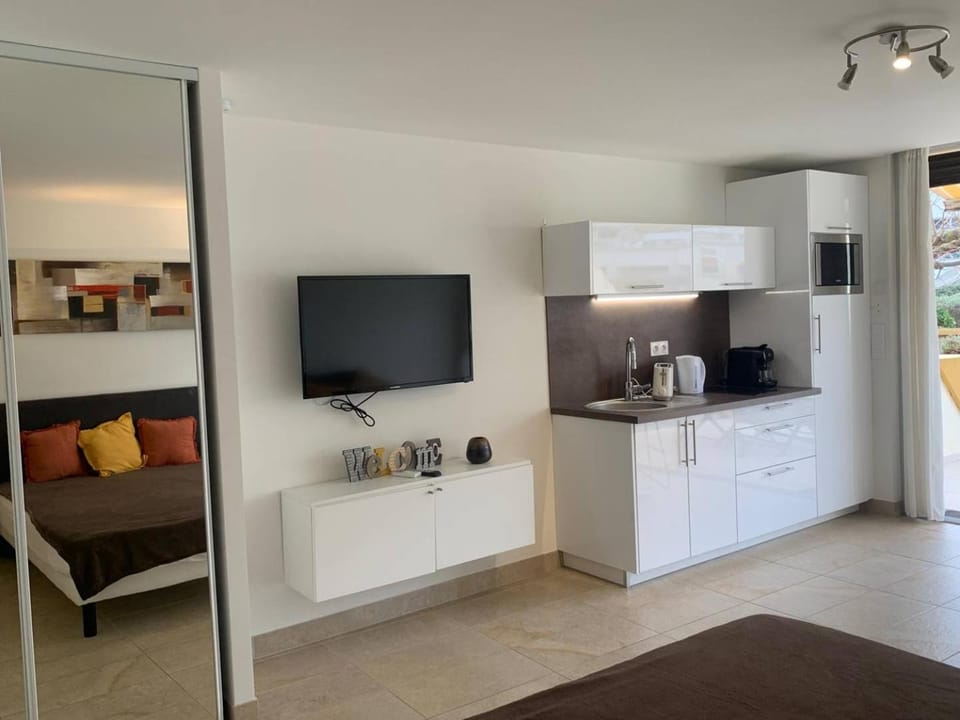 588 Studio 2 pers Héliopolis D rez-de-chaussée proche plage Apartment in Agde