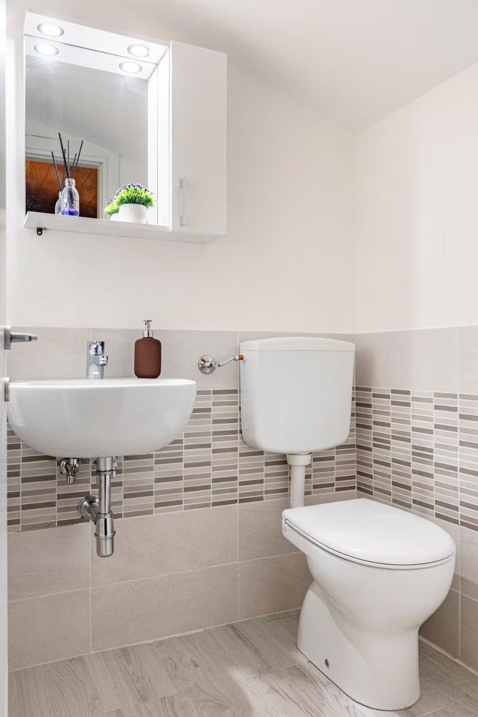 Toilet, Bathroom