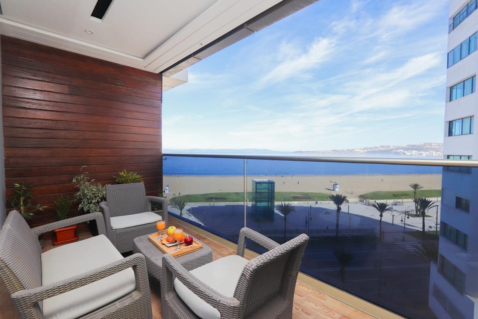 Luxury Sea View À 2 pas de la Marina Apartment in Tangier