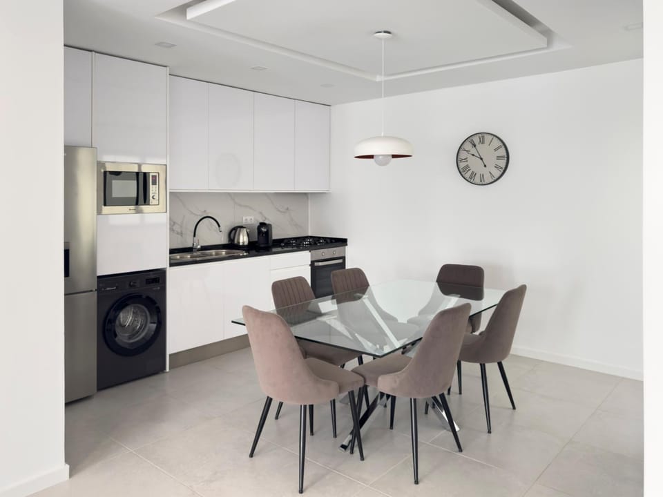 Cozy 2-bdr apt, Cidadela - rooftop pool - LCGR Apartment in Praia