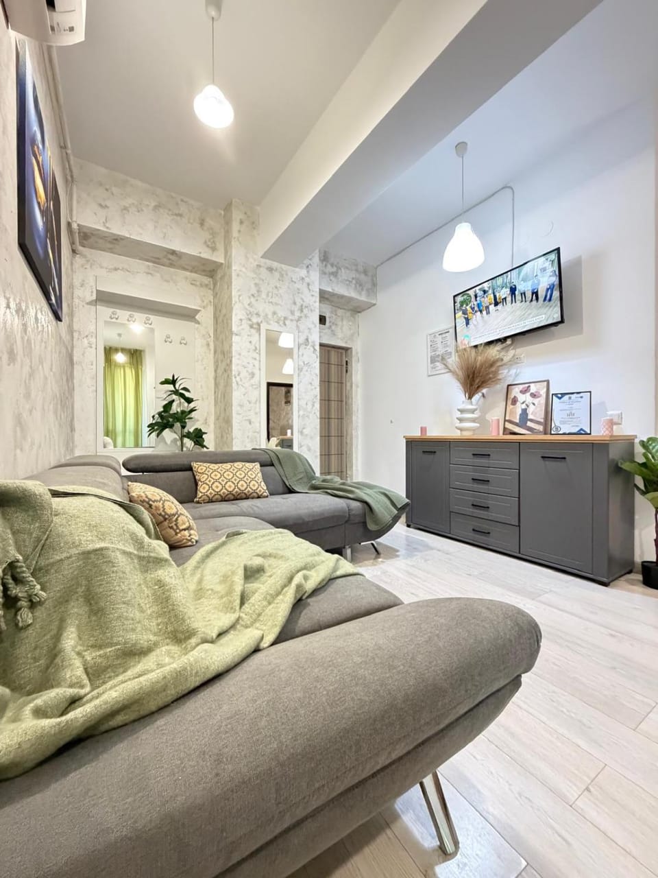 Communal lounge/ TV room, TV and multimedia, Living room, Seating area, Evening entertainment