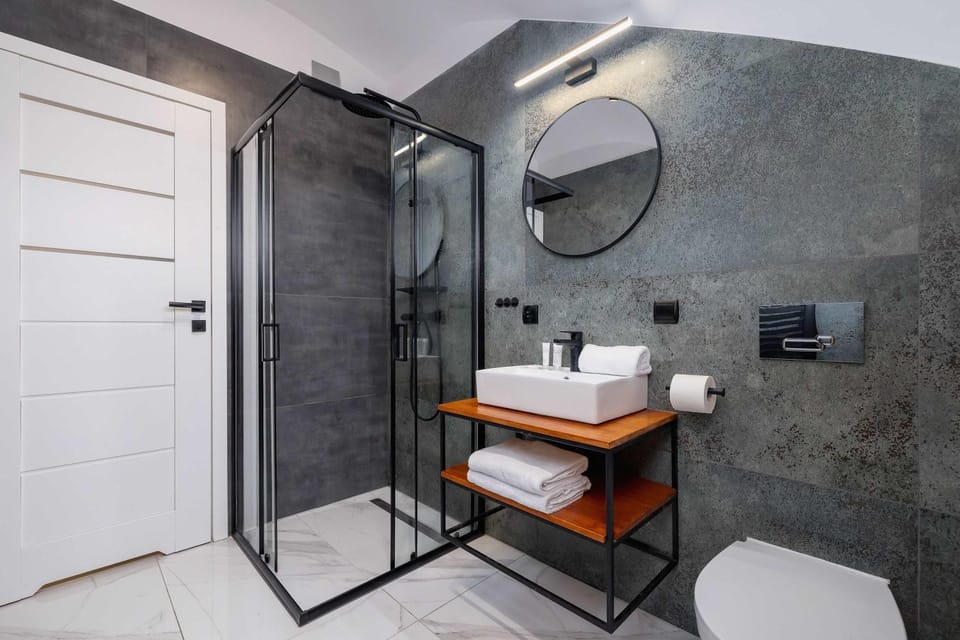 Shower, Bathroom, towels