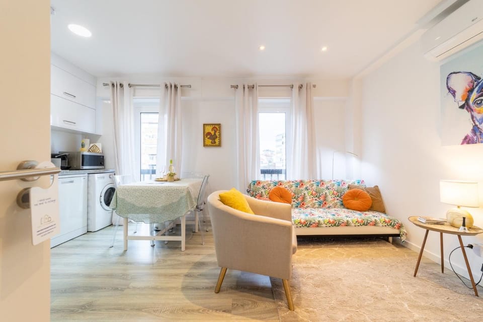Communal lounge/ TV room, Kitchen or kitchenette, Living room