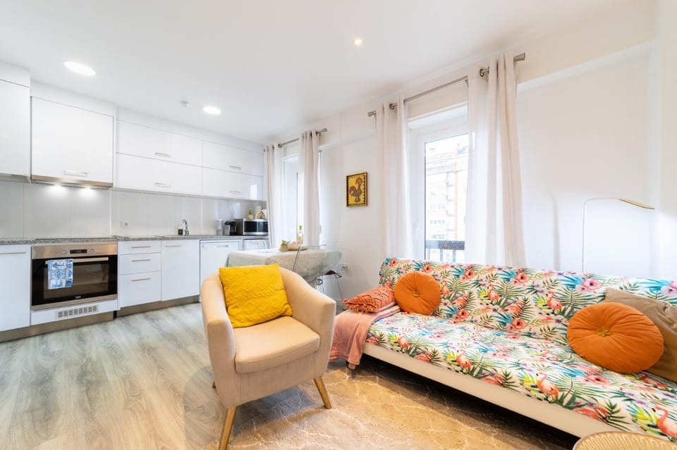 Communal lounge/ TV room, Kitchen or kitchenette, Living room