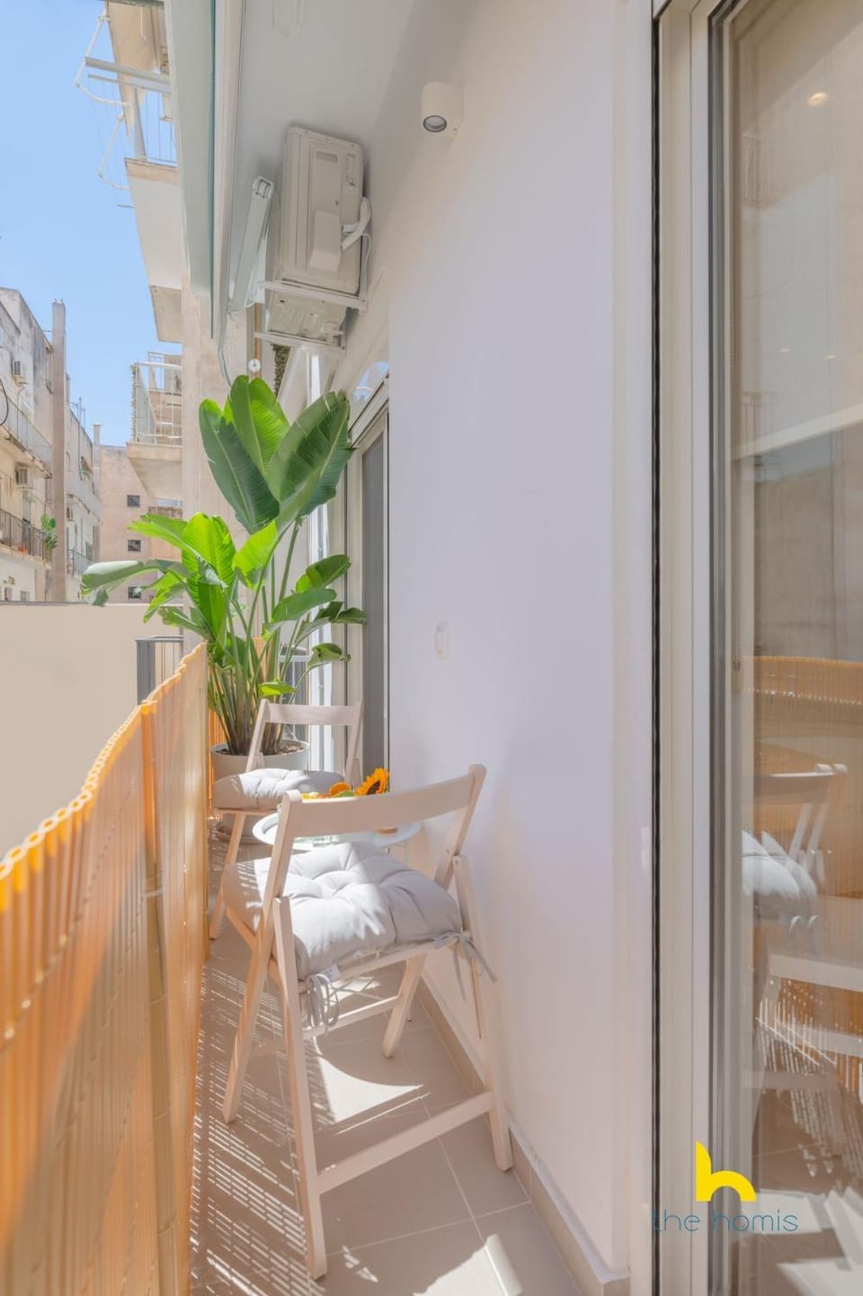 Hideaway near Acropolis, Hammam Shower, Fireplace! Apartment in Kallithea