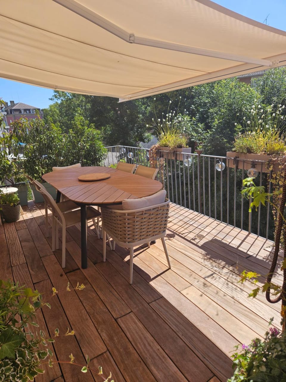 Patio, View (from property/room), Dining area, Garden view