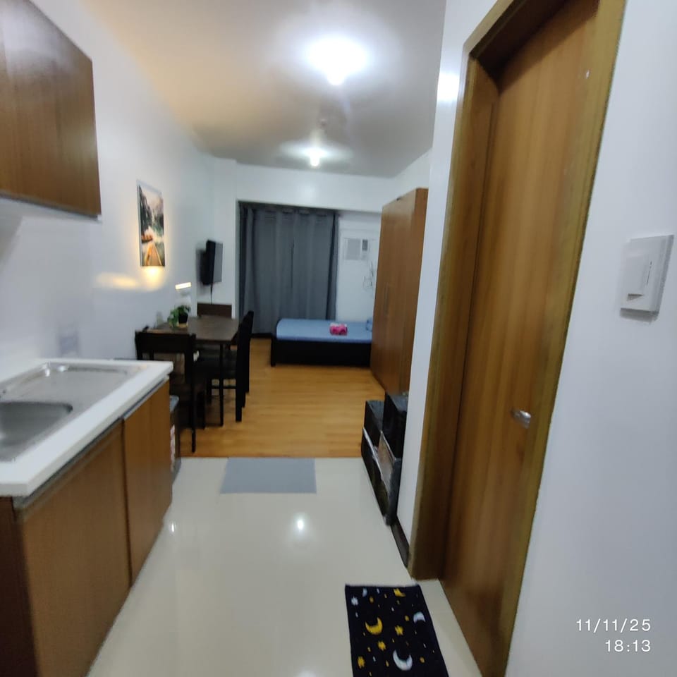 8Adriatico Condo near US Embassy Apartment hotel in Manila City