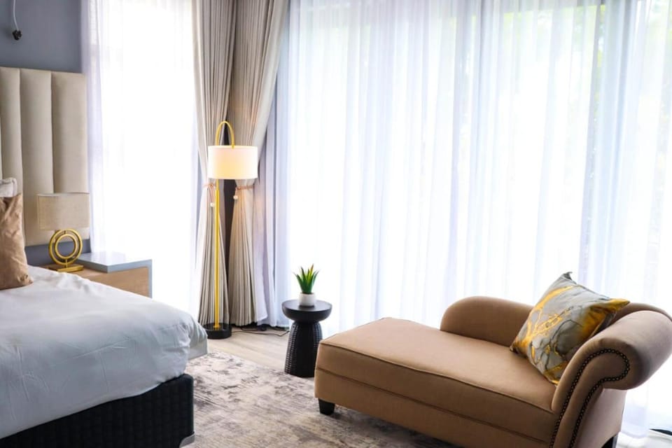 Seating area, Bedroom