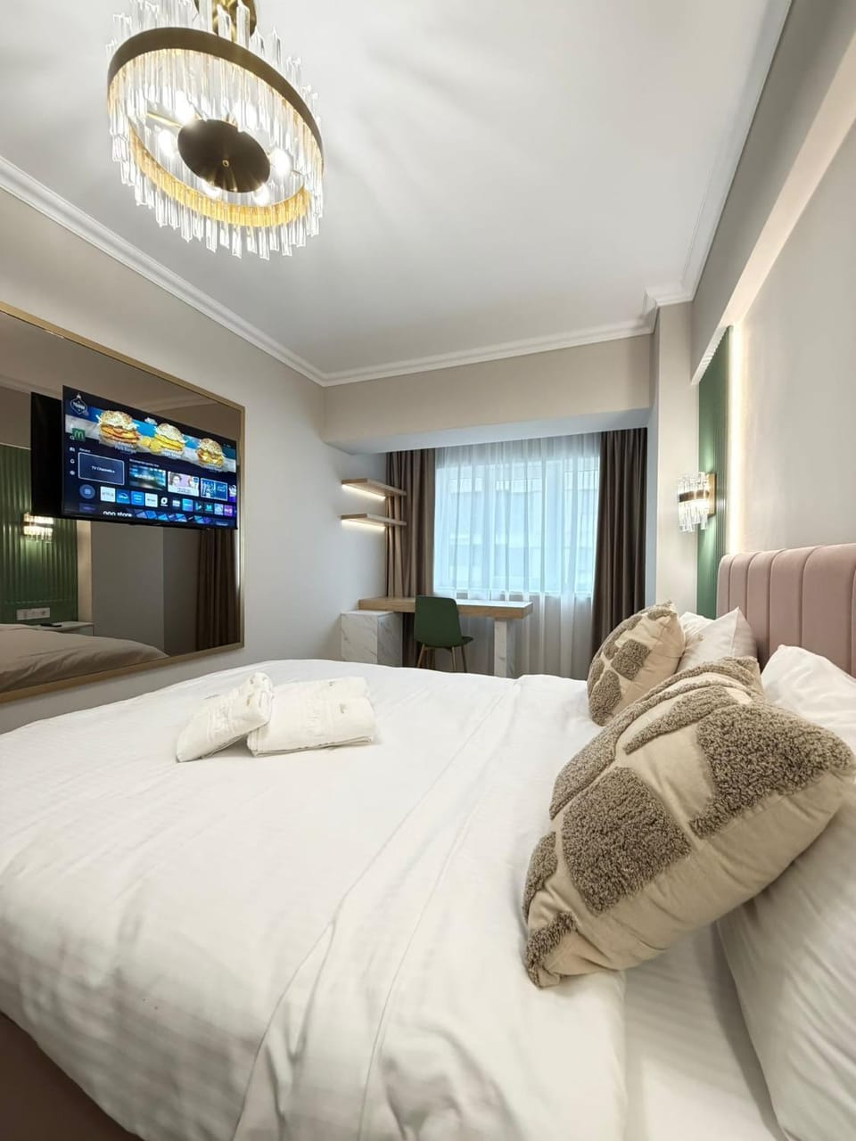 Patio, Bed, TV and multimedia, Bedroom