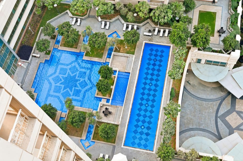 Swimming pool, Swimming pool