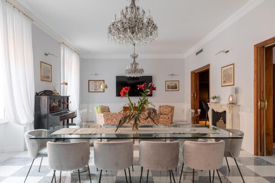 Living room, Seating area, Dining area
