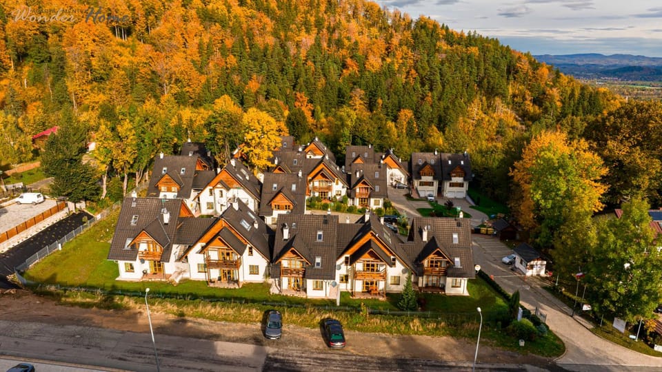 Property building, Day, Neighbourhood, Natural landscape, Bird's eye view, Location