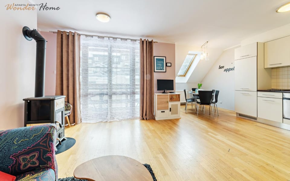 TV and multimedia, Kitchen or kitchenette, Living room, Seating area, Dining area, oven, pet friendly, stove