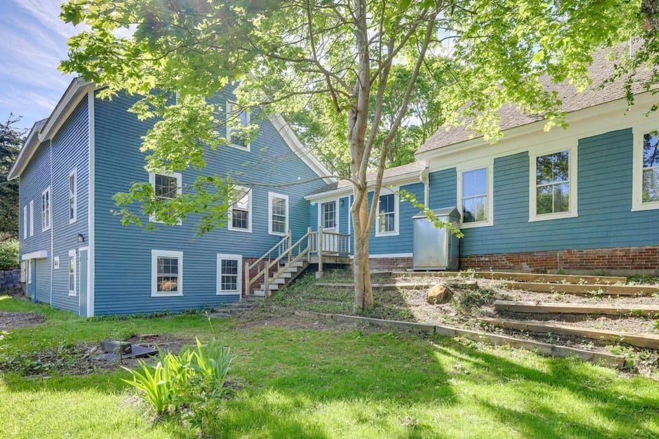 Cape Cod Farmhouse 1800s Charm Country House in Dennis Port
