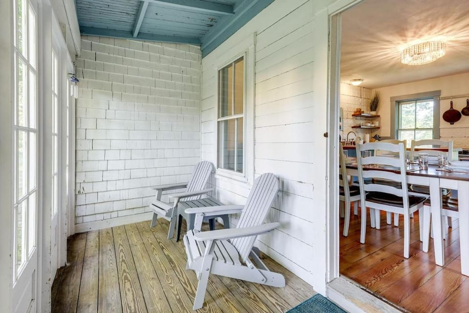 Cape Cod Farmhouse 1800s Charm Country House in Dennis Port